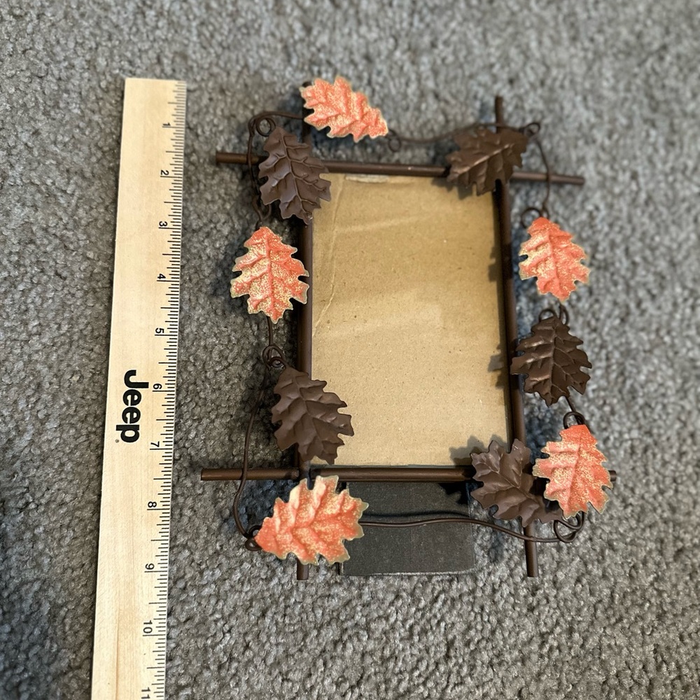 Leaf picture frame